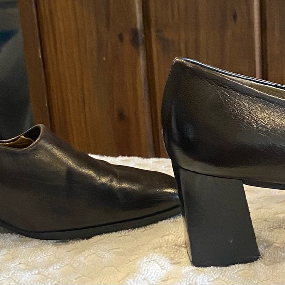 Stuart Weitzman Vintage Leather Pumps Sz 7 1/2 N - Picture 2 of 7